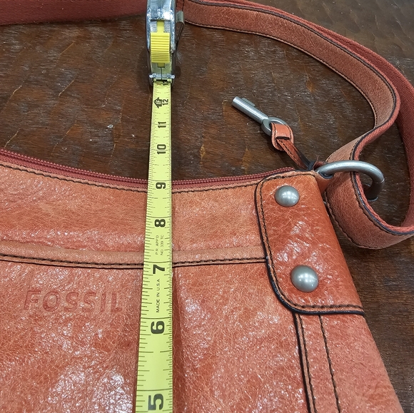 Coral Colored Soft Leather Fossil Bag With Key - Picture 11 of 16